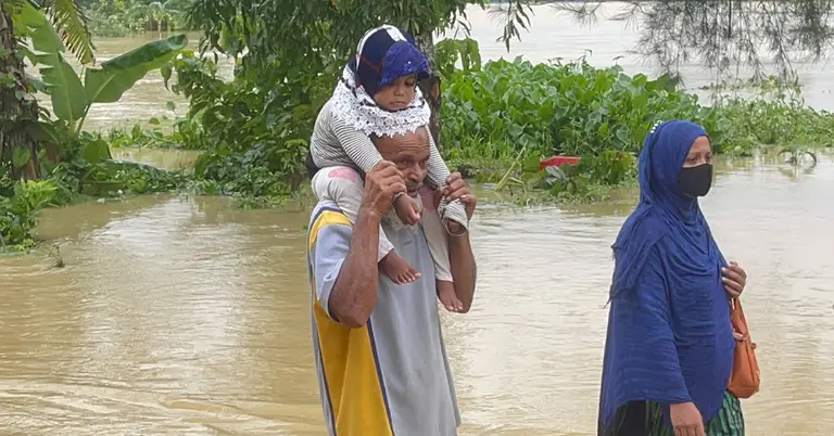 ফেনীতে সৃষ্ট বন্যায় স্থানীয়রা